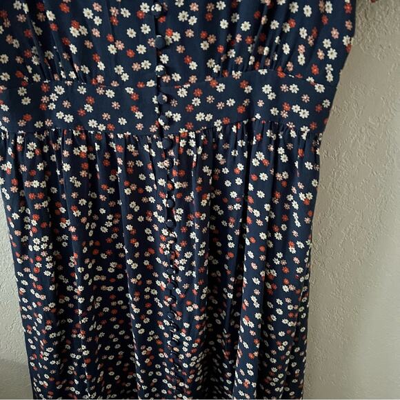 Madewell Tie Sleeve Button Front Dress in Mini Daisy Navy Blue - Picture 6 of 7